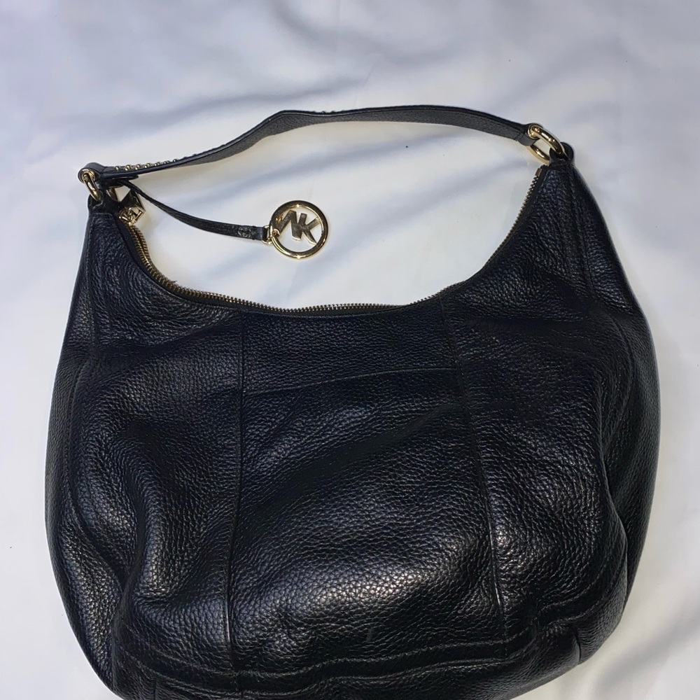 Michael Kors Black Leather Hobo Bag with Slouchy Silhouette - Picture 5 of 12